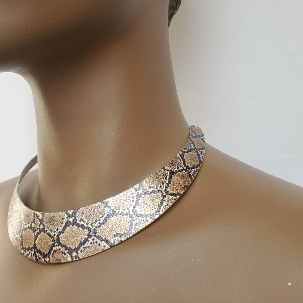 Snake skin collar - Picture 3 of 5